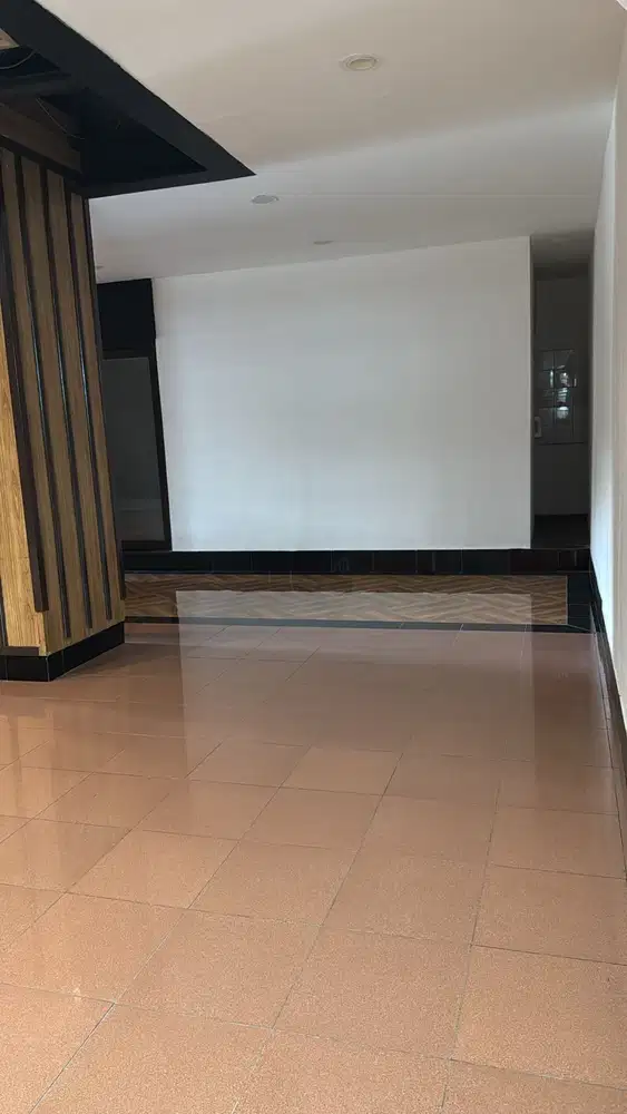 SEWA KANTOR DI JAKARTA SELATAN SUDIRMAN 43M2 PARTISI 190K NEGO