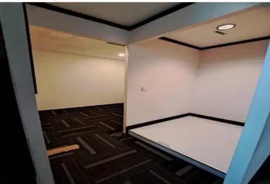 SEWA KANTOR DI JAKARTA SELATAN KUNINGAN 135M2 PARTISI 140K NEGO