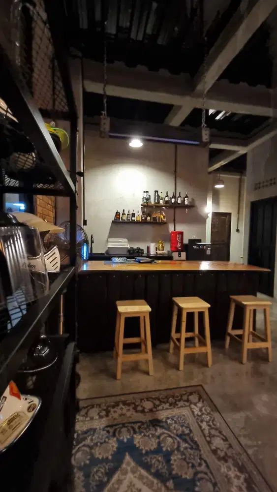 Jual / Sewa Rumah Kawasan Elite Jakarta Selatan 5 BR Konsep Industrial