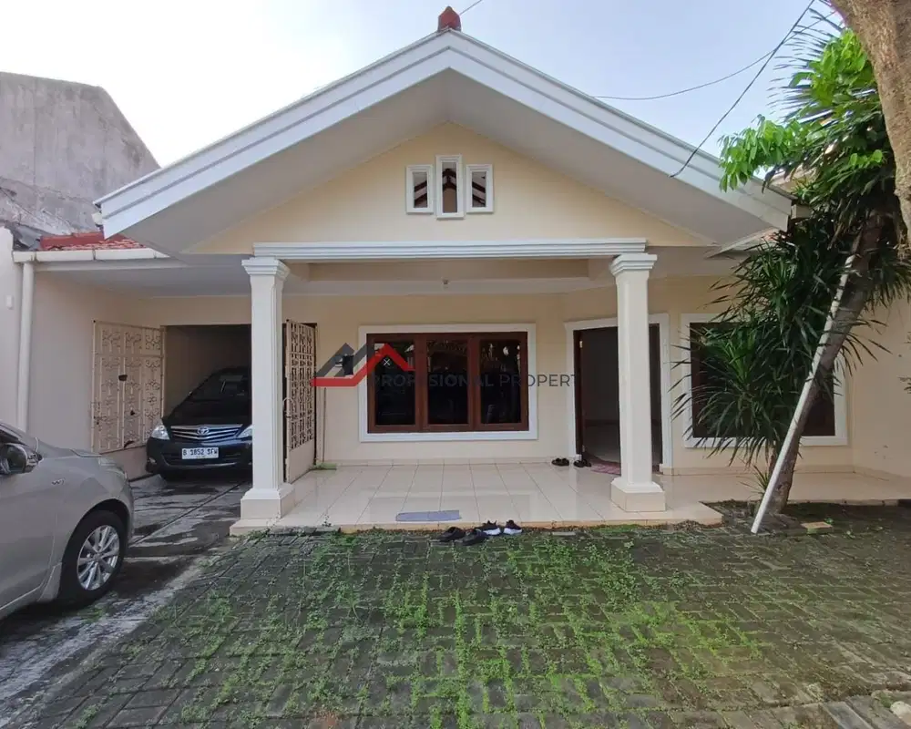 Rumah Siap Huni Satu Lantai Halaman Luas Dekat MRT Cipete