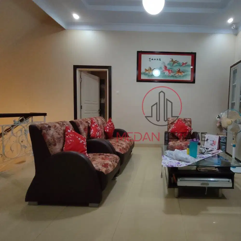 Dijual    Villa Komplek Cemara Asri