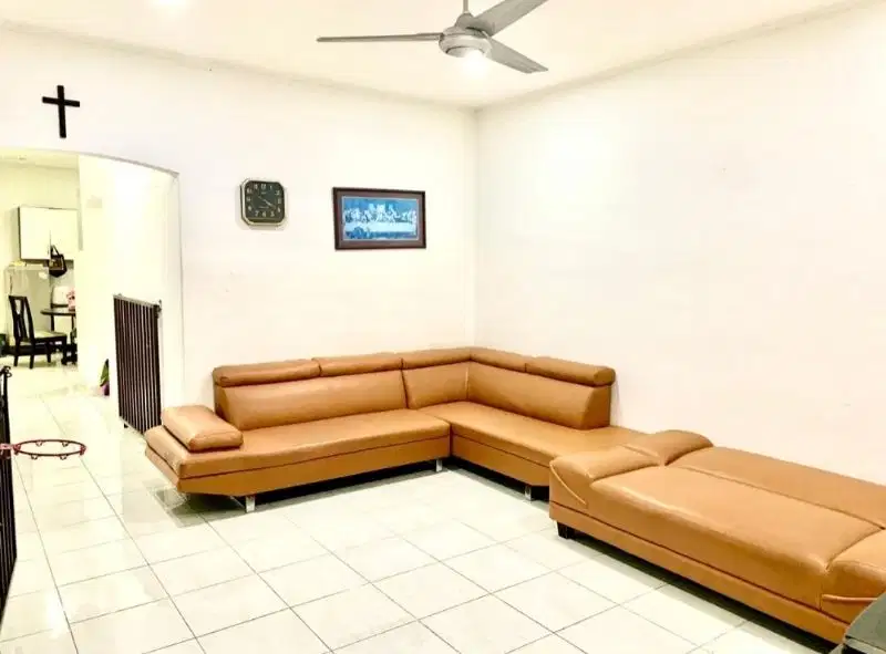 Dijual Rumah 2 lantai Gading Serpong 2.7M nego