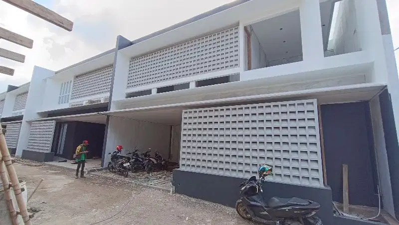 Rumah Mewah 2 Lantai BATA MERAH  SEMI FURNISH di Caman Bekasi Barat