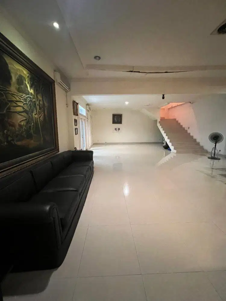 Rumah Lama Terawat Bagus Siap Huni Di Pejaten