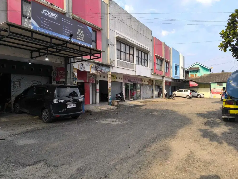 JUAL CEPAT Ruko siap huni bagus strategis di Komp Kopo Lestari