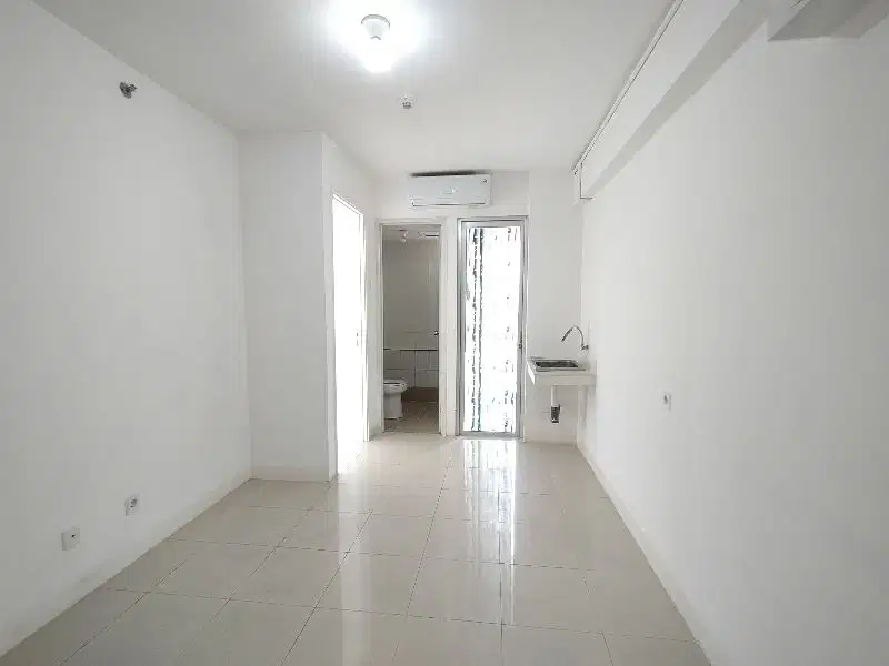 Jual BU    2 BR kosongan Lantai Rendah Apartemen Bassura City