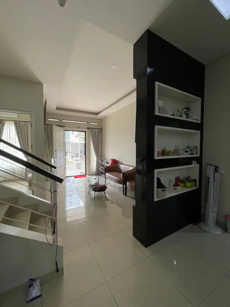 Jual Rumah Hadap Barat, Semi Firnished di Ruby Pondok Hijau Golf