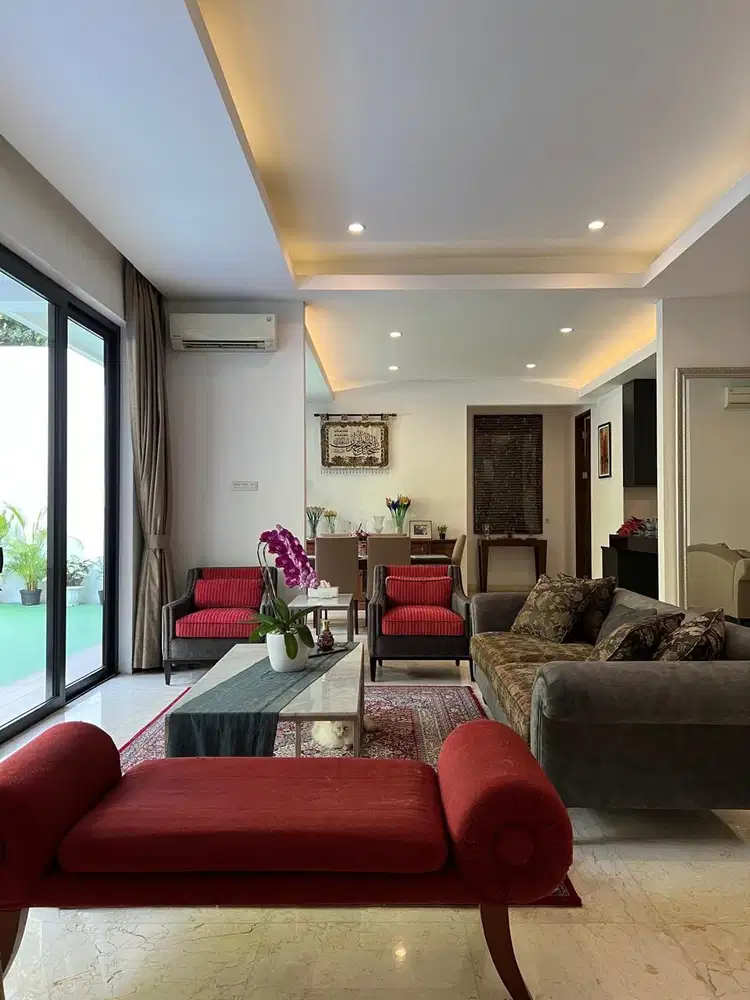 Dijual Rumah Cantik di  Kemang Jakarta Selatan murah