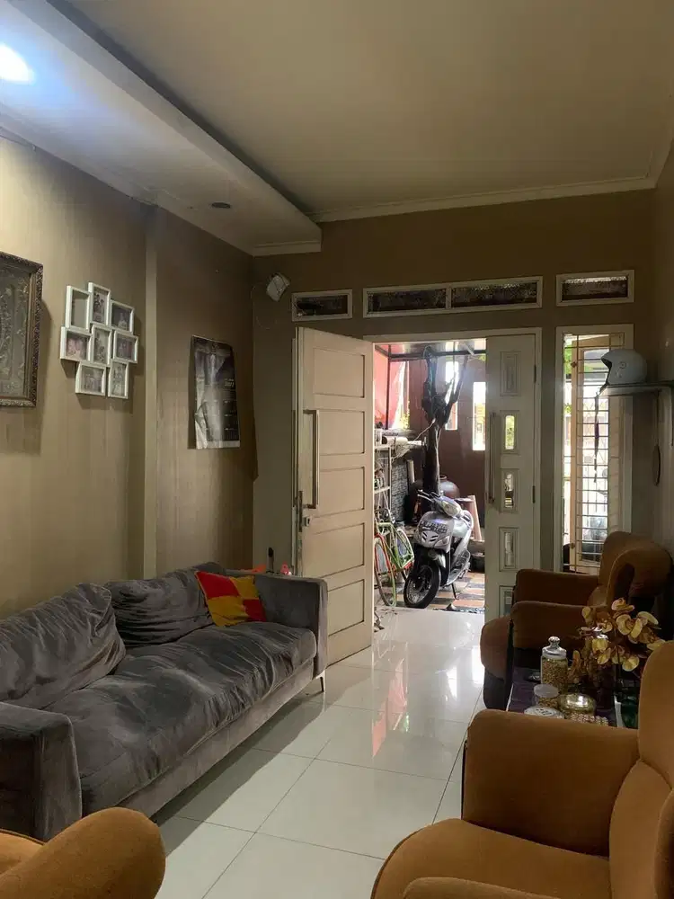 Di Jual Cepat Rumah di daerah Tebet jakarta selatan (BU)