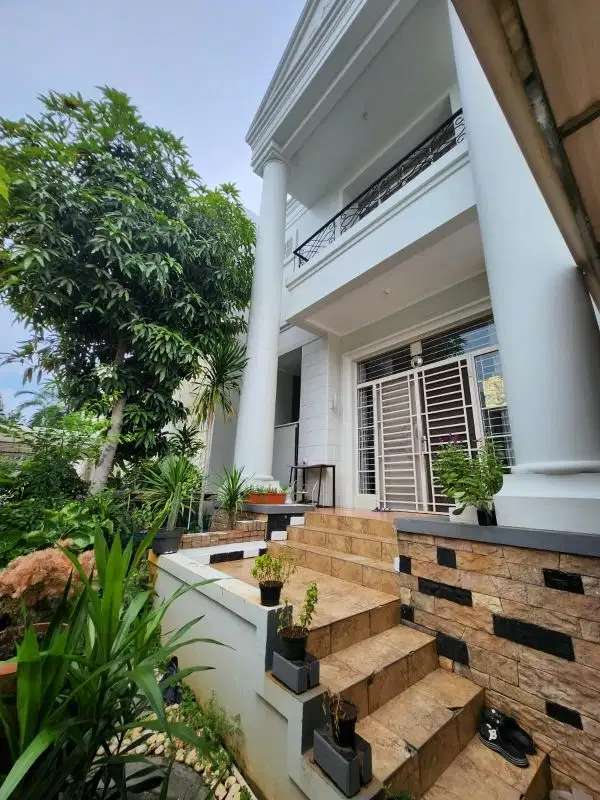 DIJUAL Rumah PIK 1 13x25 m2  2,5 lantai