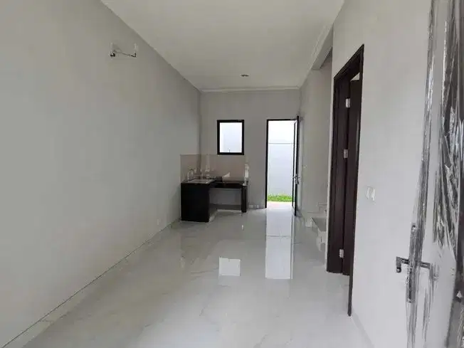 DISEWAKAN DISKON 10 JUTA! RUMAH KUNINGAN VILLAGE PIK2 TERMURAH, READY