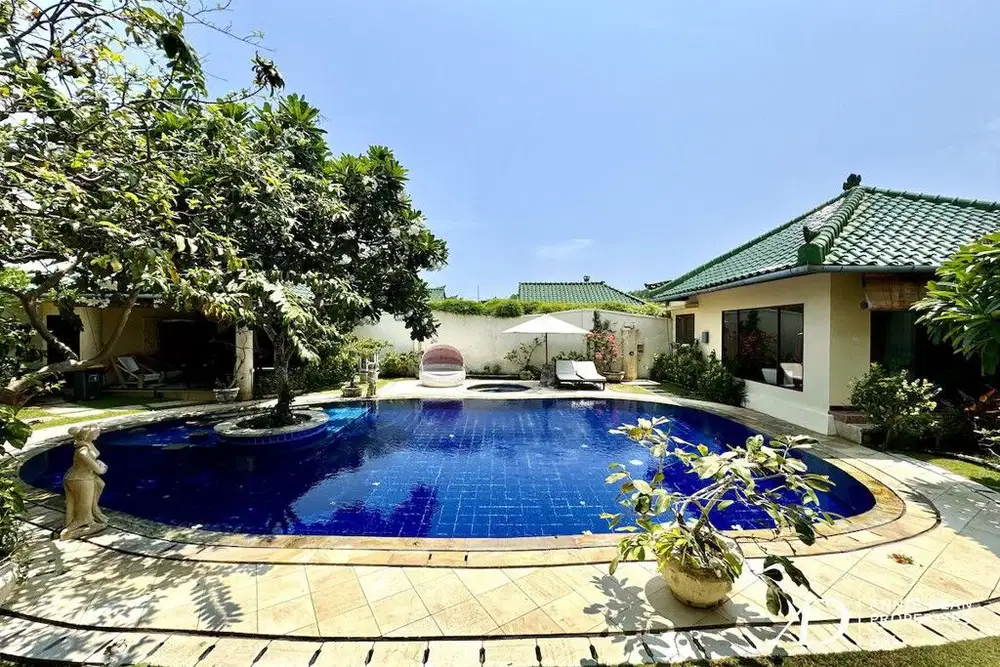 LEASEHOLD |BALINESE STYLE VILLA ON THE BEACHSIDE OF SANUR