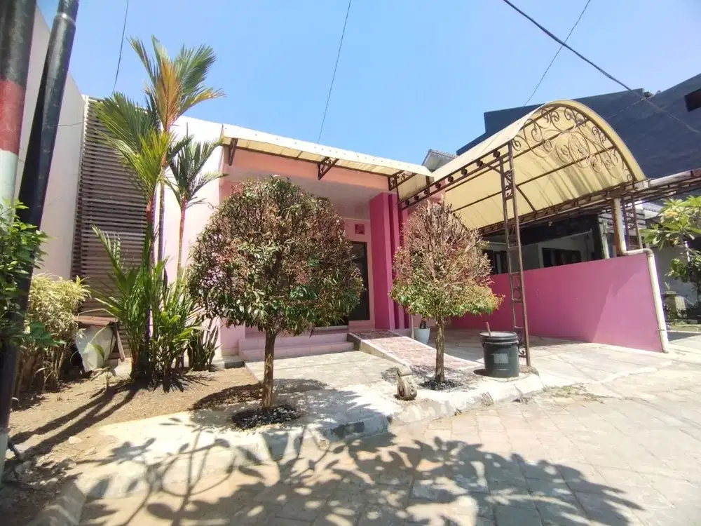 Rumah 144 m2 banting harga di perumahan cluster solo baru