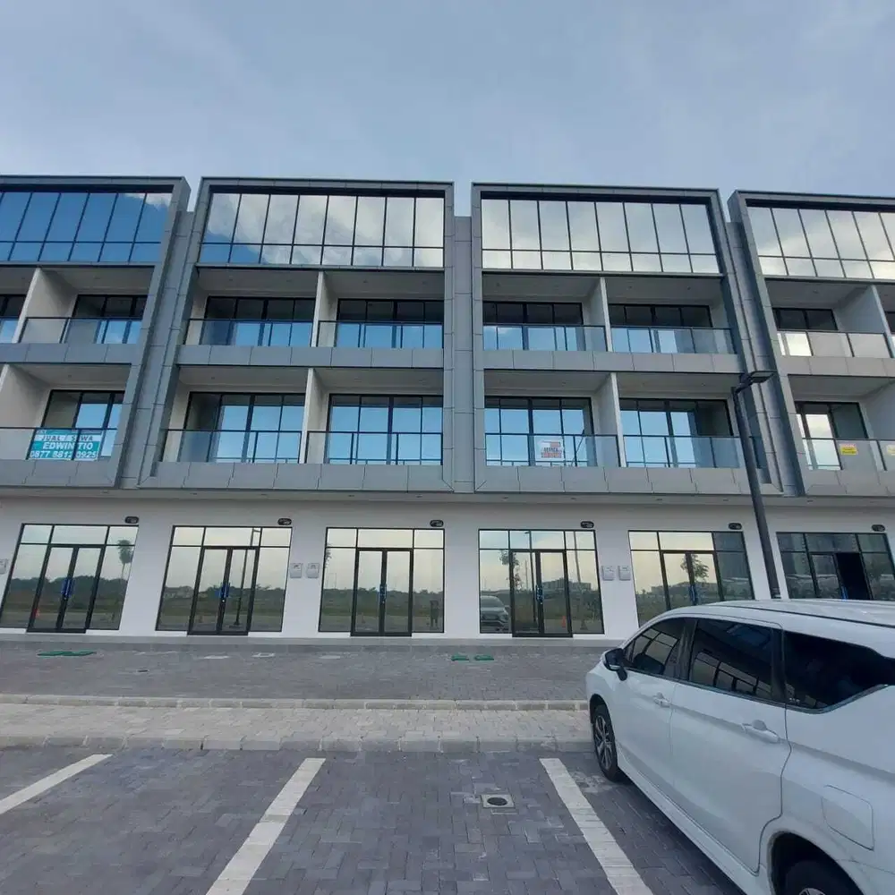 Disewakan ruko pik2 3 lantai uk 4.5x18 dpt pipa ac