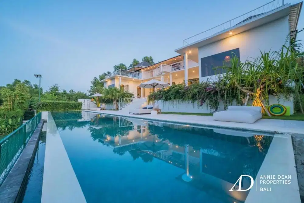FREEHOLD LUXURY 5-BEDROOM VILLA WITH TENNIS COURT IN ULUWATU