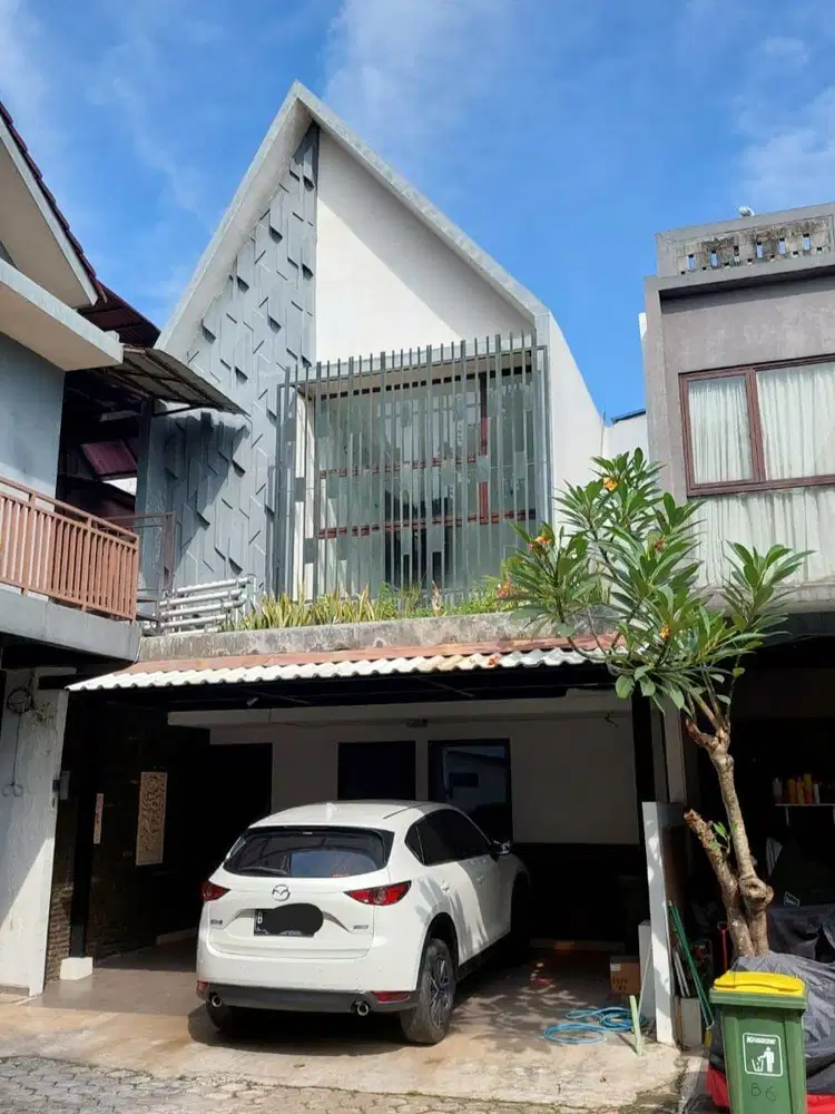 Rumah Cantik Siap Huni Lokasi Strategis di Cilandak Timur