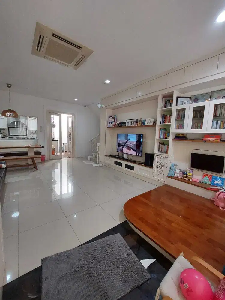 Rumah Layar Permai Siap huni Pantai Indah Kapuk