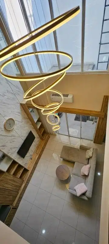 DI JUAL RUMAH MEWAH THE RIVIERA 8x15 METLAND