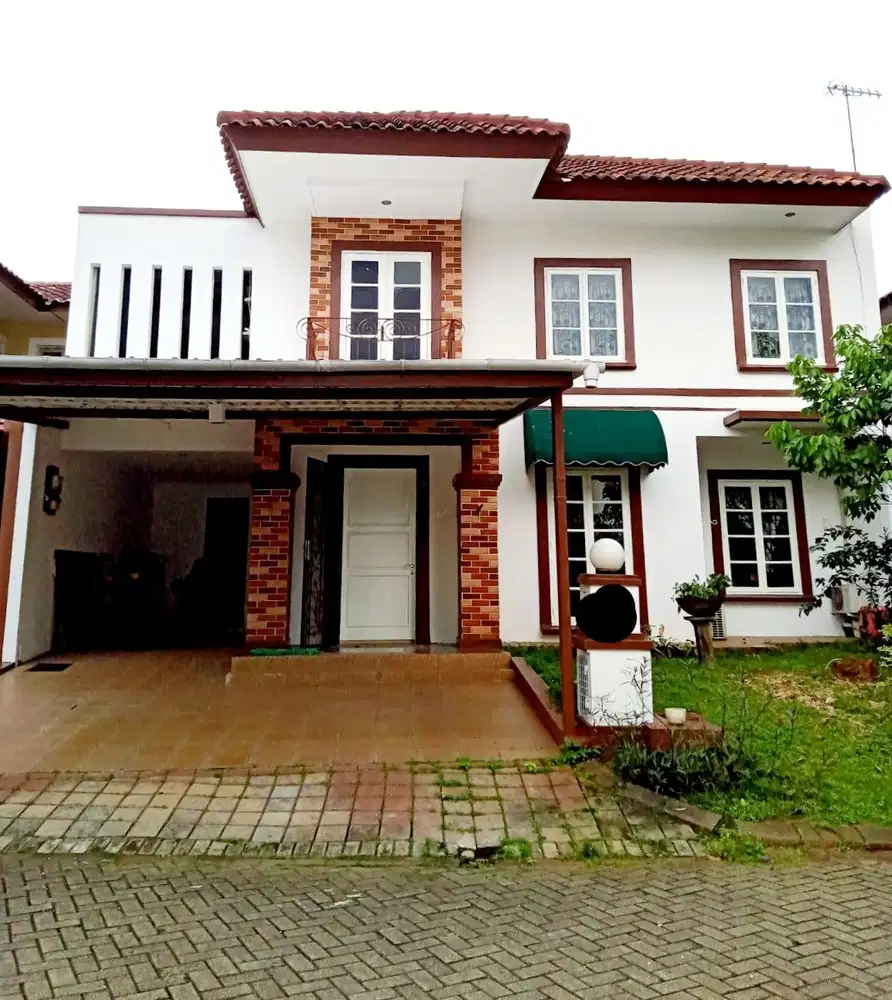 Rumah 2 lantai, baru renovasi semi furnish di Taman Provence, BSD City