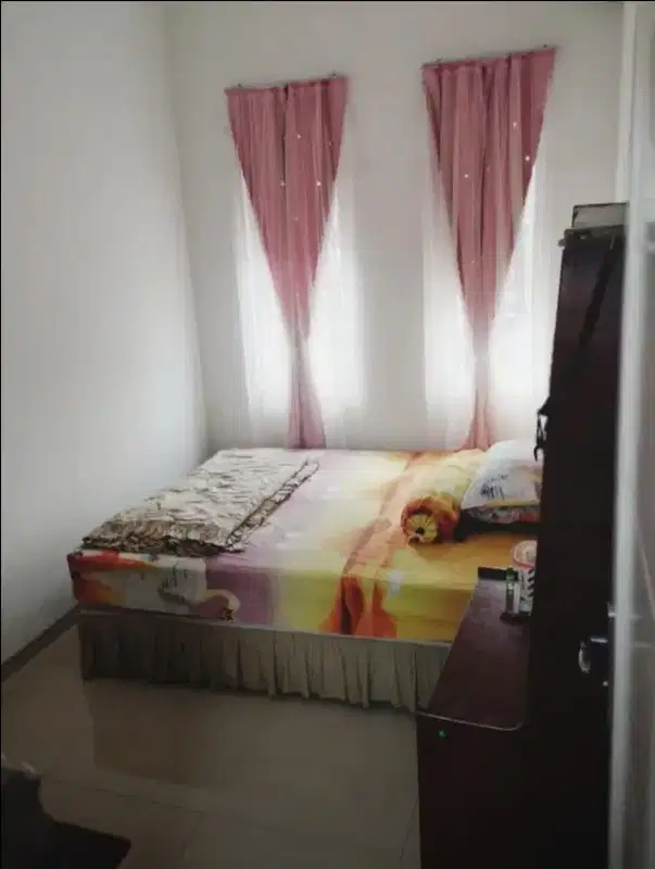 dijual rumah cantik 2 lt posisi hook