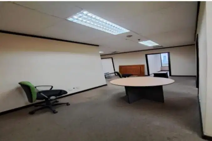 Sewa kantor di Jakarta Palma one 167M² Semi furnish 140k Nego