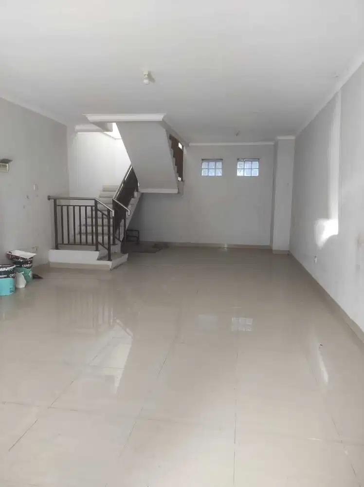 Dijual Ruko di Holis Regency