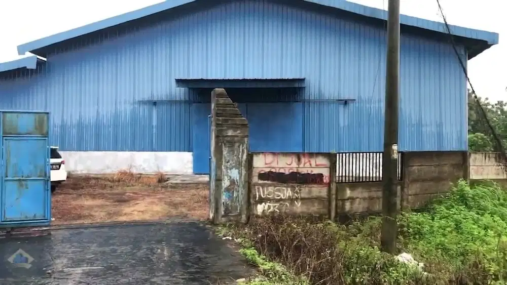 Pabrik di Jalan Raya Cikande - Rangkas Bitung, Serang.