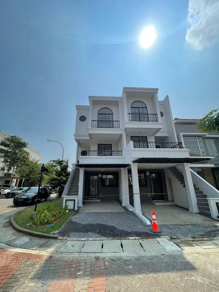 rumah pik golf island 5x15 brand new,3 lantai,hook,utara barat