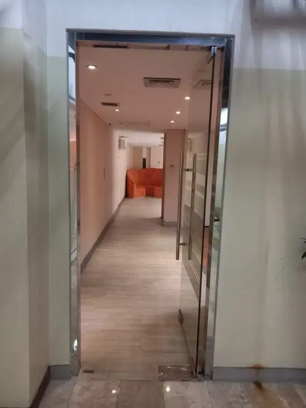 SEWA KANTOR JAKARTA SELATAN VENTURA BUILDING 200M² BARE 130K NEGO