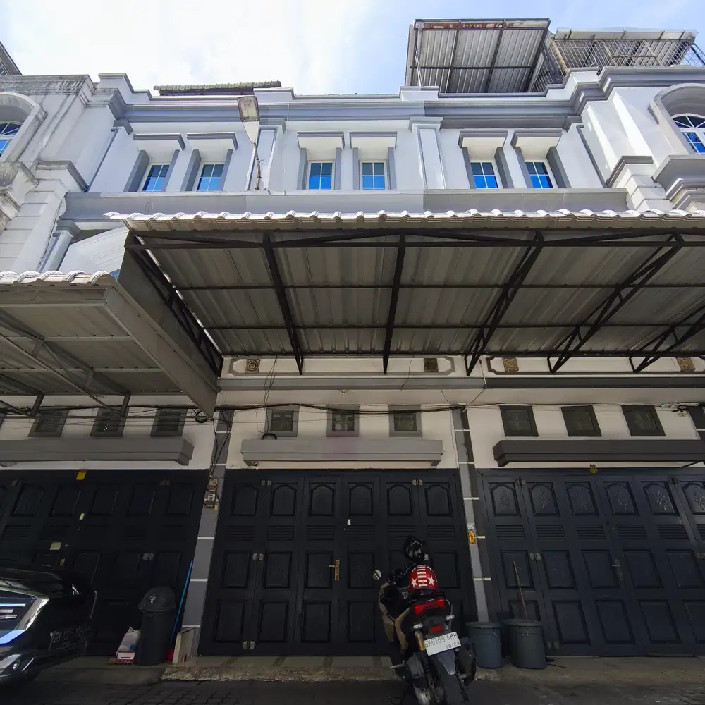 Ruko Mewah Sangat Bagus dan Terawat Harga Murah di Krakatau Medan