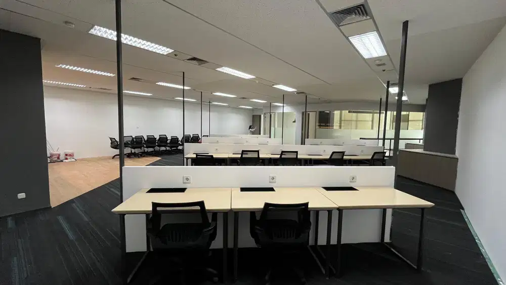SEWA KANTOR DI JAKARTA SELATAN SUDIRMAN 230M2 FURNISH 200K NEGO