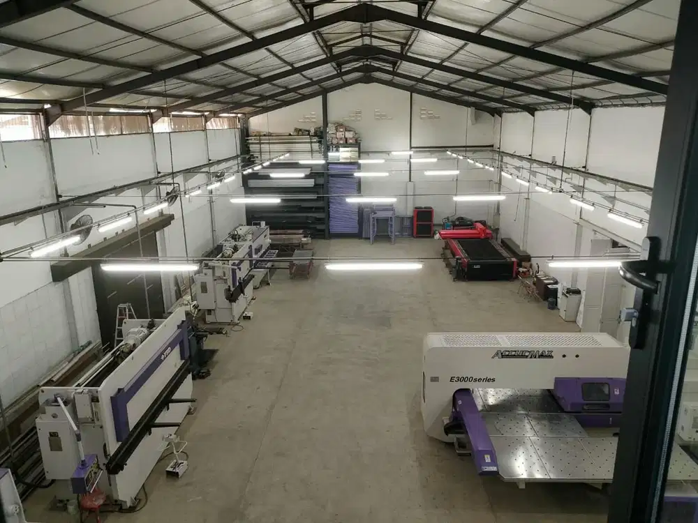 Dijual/Disewa Gudang Gandeng dan Kantor Mewah Pergudangan 99 Tgr