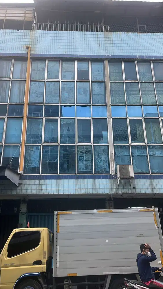 Dijual cepat Ruko 4 lt di Komp Ruko Jl Peta Selatan (Depan Hari Hari)