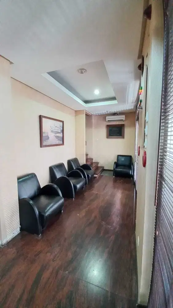 Dijual Ruko di Apartemen Sudirman Park Gandeng 3 Lantai