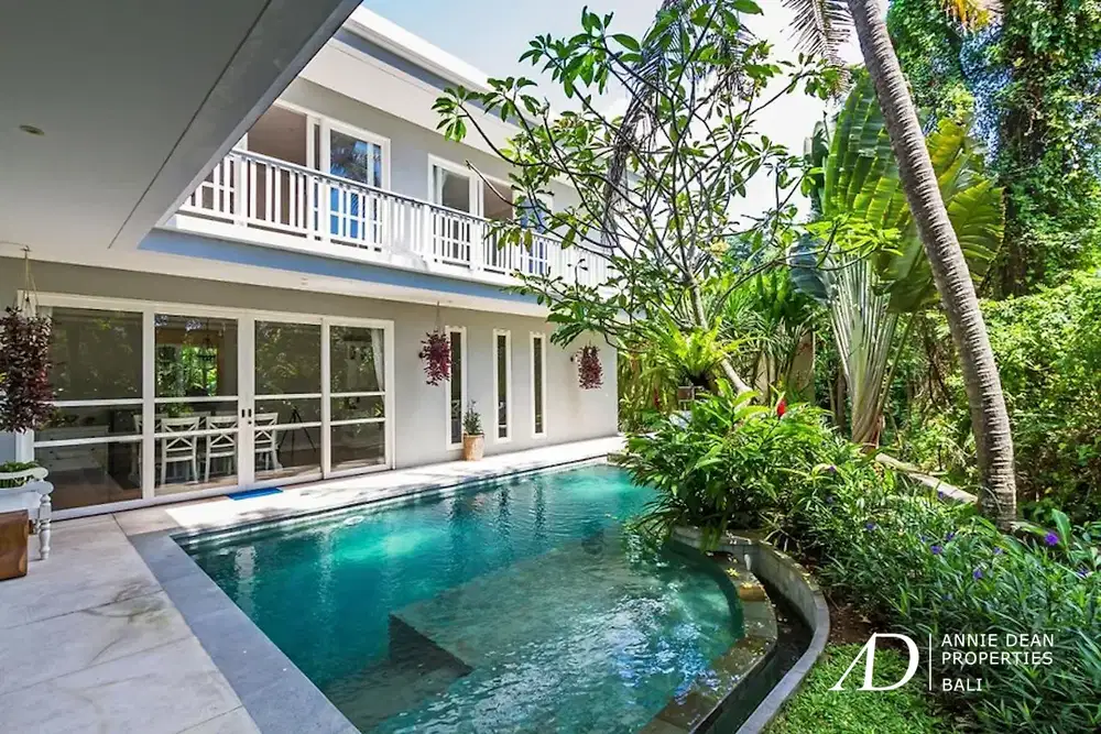 FREEHOLD | BEACHSIDE COLONIAL VILLAS IN PRIME BERAWA