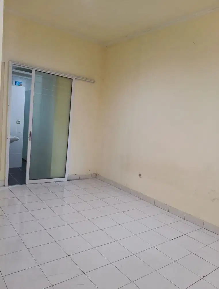 Santiago Delatinos harga 1,8 M nego