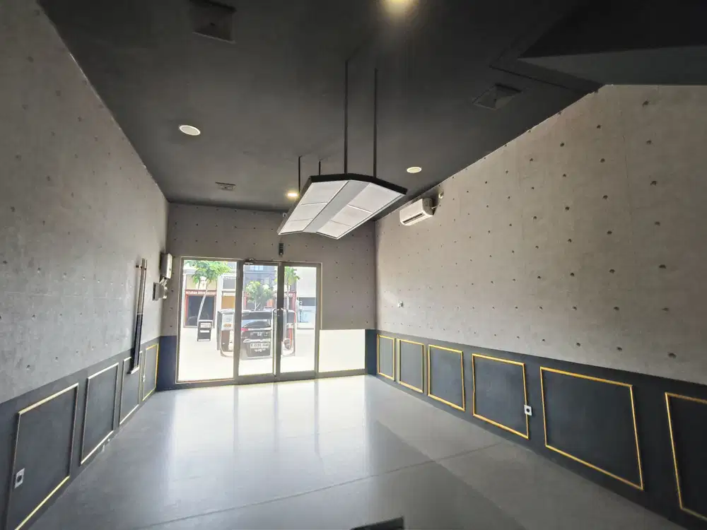 Disewakan ruko ramai di pinggir jalan di Gading Serpong