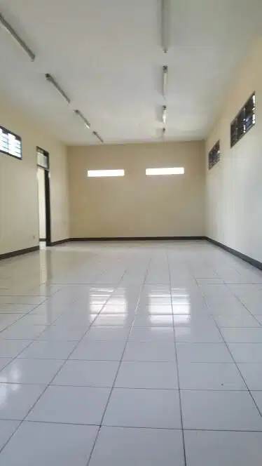 Dijual Rumah Untuk Hunian Dan Usaha Di TKI