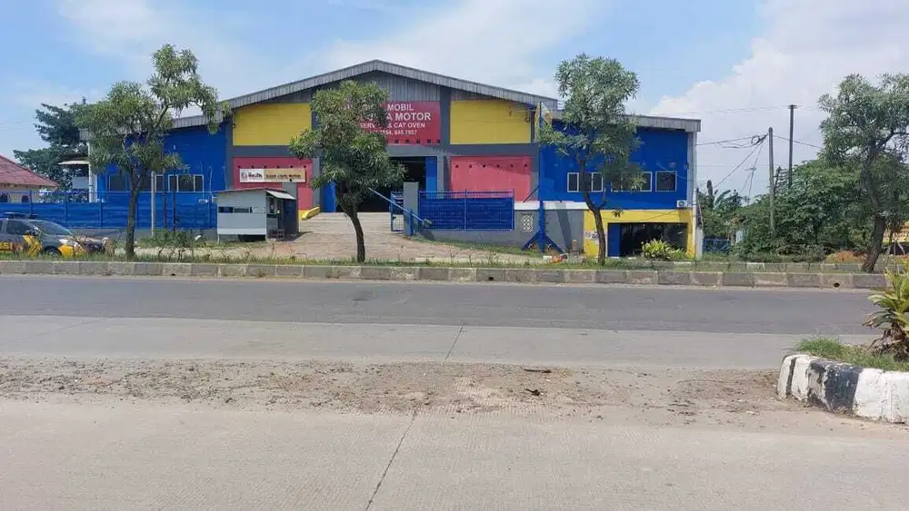 Dijual murah gudang ex bengkel  di jalan raya karawang
