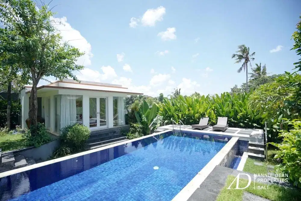 FREEHOLD MODERN BALINESE-STYLE VILLA IN CANGGU