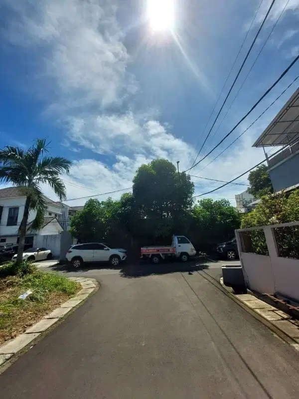 dijual rumah dalam cluster graha Raya dekat toll parigi