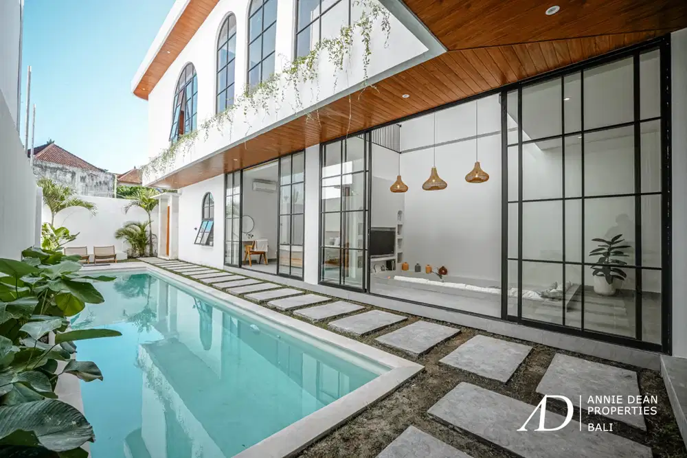 FREEHOLD / LEASEHOLD BRAND NEW MEDITTERANEAN IN STYLE