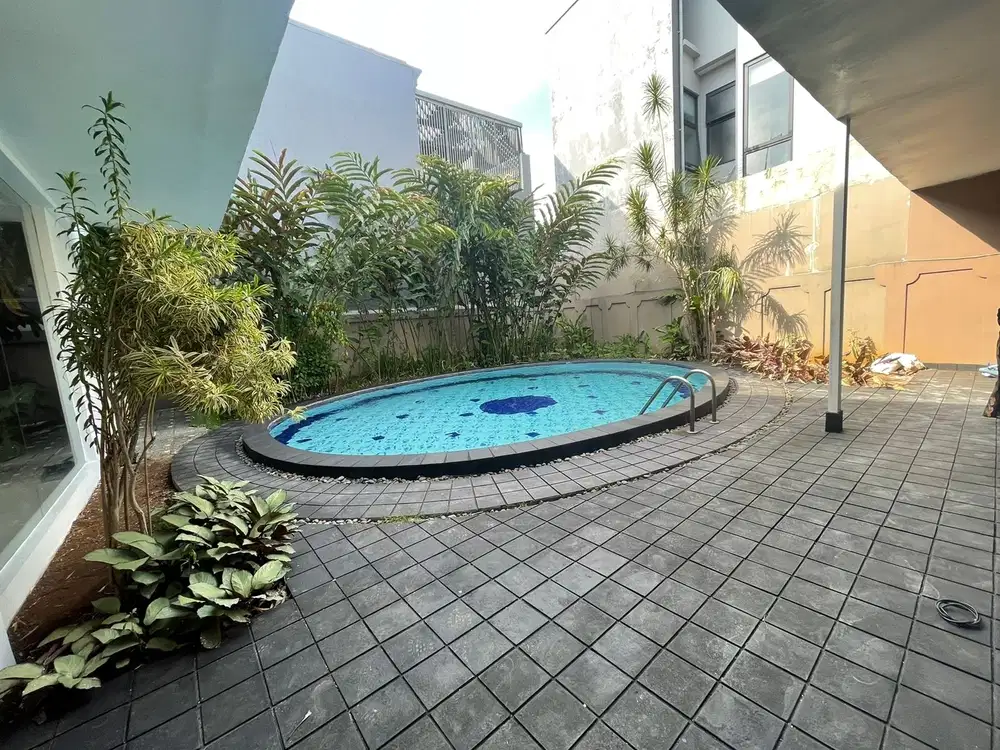 DIJUAL RUMAH MEWAH ADA KOLAM RENANG DI PONDOK INDAH, JAKARTA SELATAN!