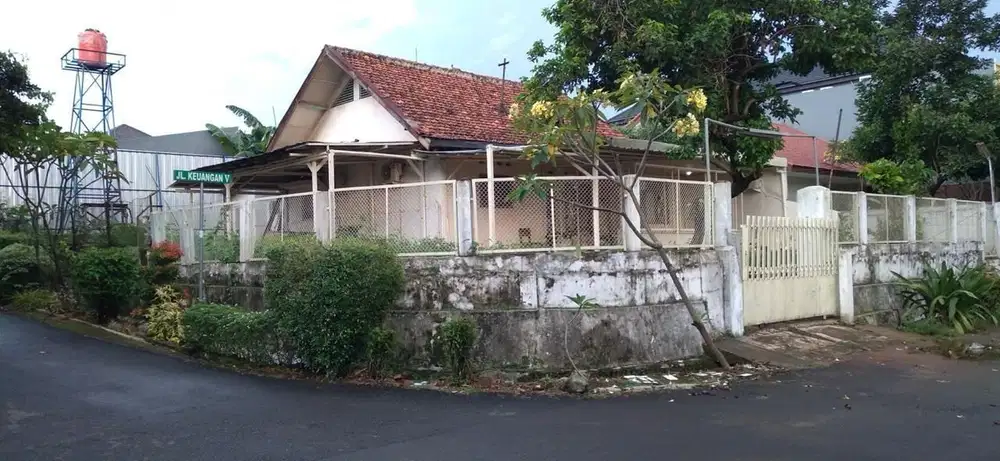 Turun Harga Rumah Hook di Lingkungan Nyaman 14 menit jalan ke MRT Fatmawati