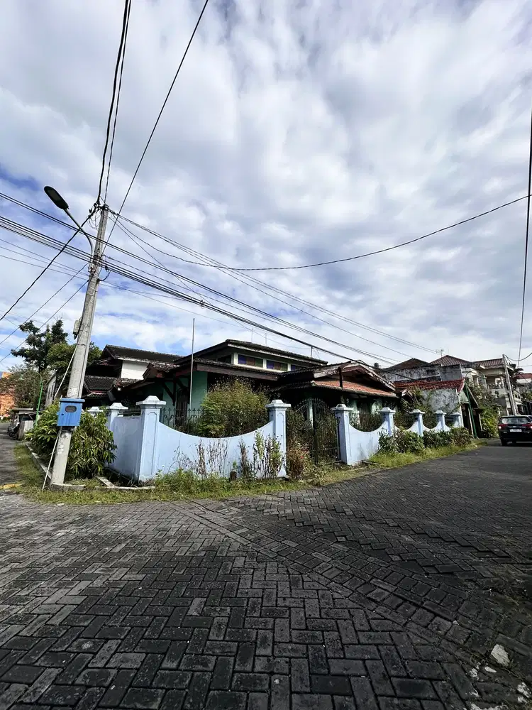 Dijual Cepat Rumah Lama Hitung Harga Tanah Sigura Gura dekat Kampus UB