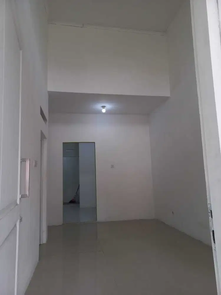 Rumah Murah Banget Turun Harga SHM 2 lantai di Pinus Regency Bandung