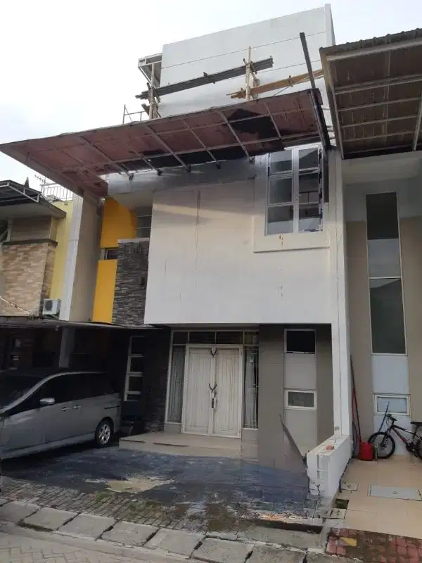 Rumah Jual Golf Lake