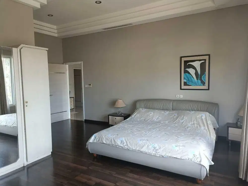 Dijual Rumah Mewah di Dalam Cluster Modernland