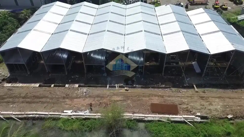 Pergudangan di Jalan Raya pemda Tigaraksa - Tangerang, Banten.