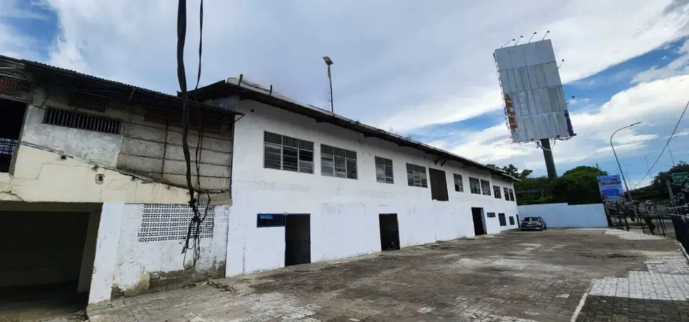 Di Jual Cepat Gudang Startegis Pinggir Jalan Akses Container 40 ft